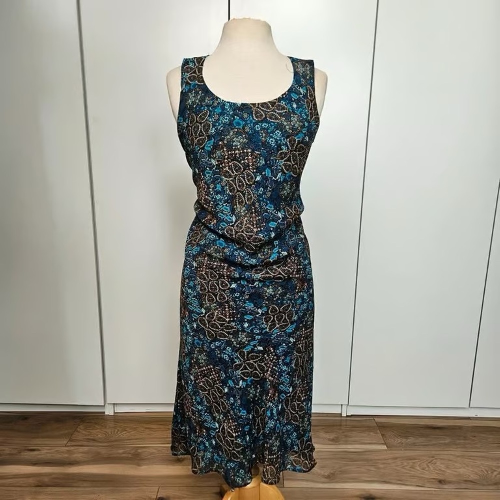 Sleeveless Scoop Neck Blue & Black Printed Midi Dress